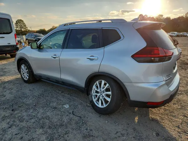 5N1AT2MV1HC852490 2017 NISSAN ROGUE - Image 2