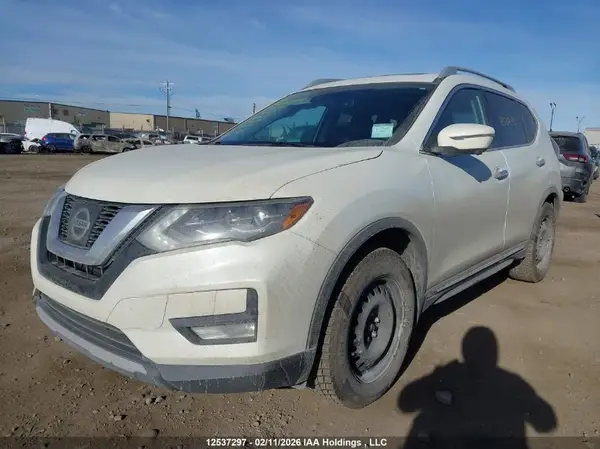 5N1AT2MV1HC864669 2017 NISSAN ROGUE - Image 2