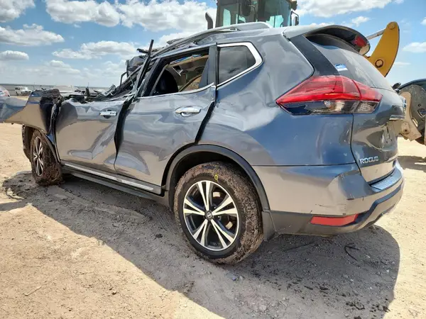 5N1AT2MV1HC868981 2017 NISSAN ROGUE - Image 2