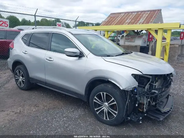 5N1AT2MV1HC872531 2017 NISSAN ROGUE - Image 1