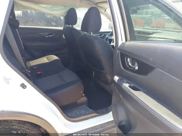 5N1AT2MV1HC873775 2017 NISSAN ROGUE - Image 8