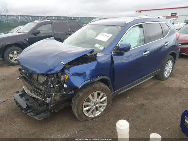 5N1AT2MV1HC877289 2017 NISSAN ROGUE - Image 2
