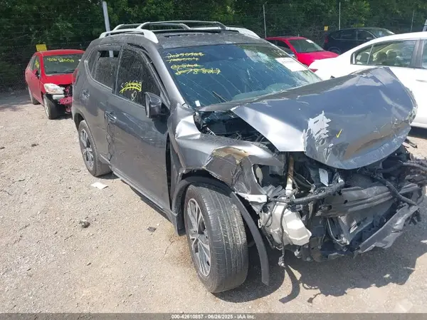 5N1AT2MV1HC878829 2017 NISSAN ROGUE - Image 1