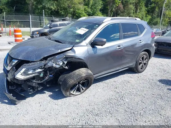 5N1AT2MV1HC883755 2017 NISSAN ROGUE - Image 2