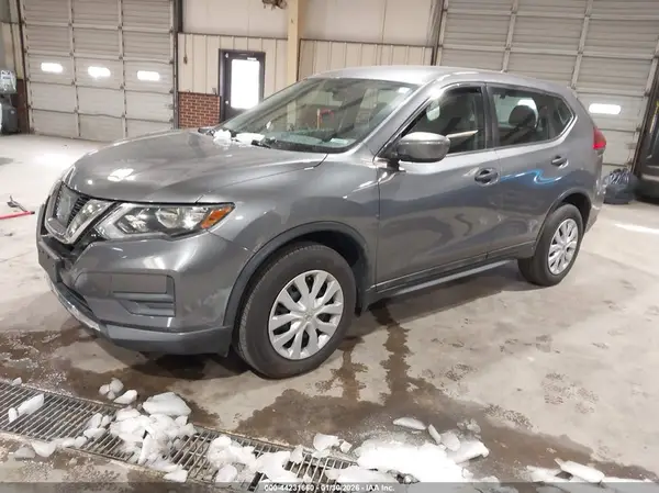 5N1AT2MV1HC884520 2017 NISSAN ROGUE - Image 2