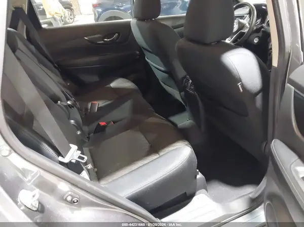 5N1AT2MV1HC884520 2017 NISSAN ROGUE - Image 8