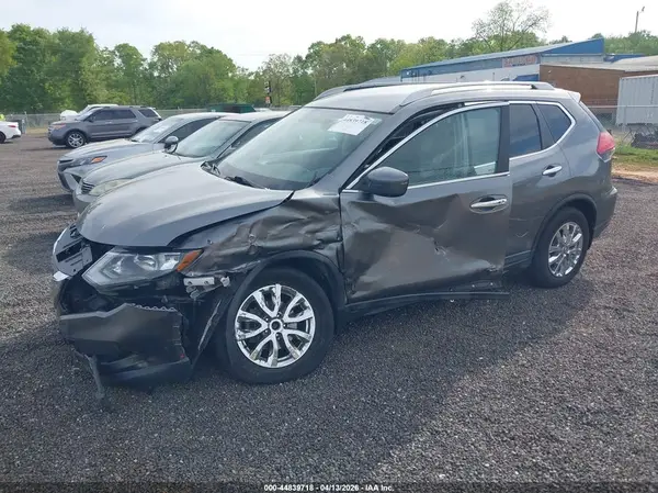5N1AT2MV1HC885568 2017 NISSAN ROGUE - Image 2