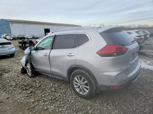 5N1AT2MV1HC886056 2017 NISSAN ROGUE - Image 2