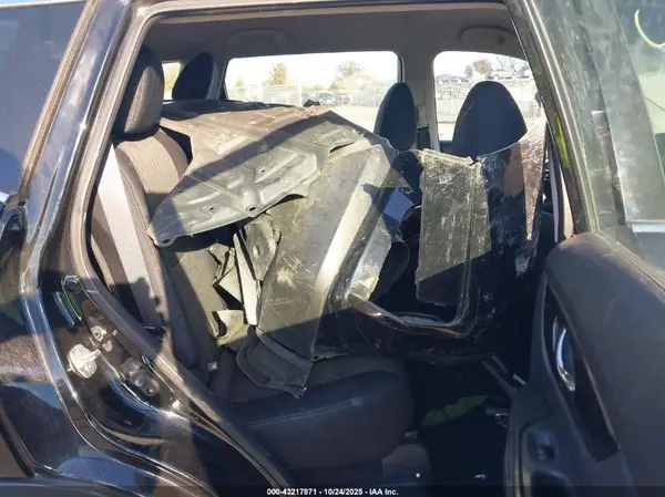 5N1AT2MV1HC892598 2017 NISSAN ROGUE - Image 8