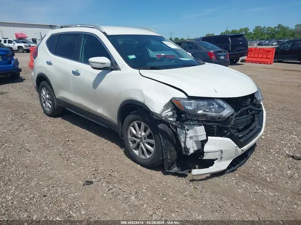 5N1AT2MV1HC897008 2017 NISSAN ROGUE - Image 1