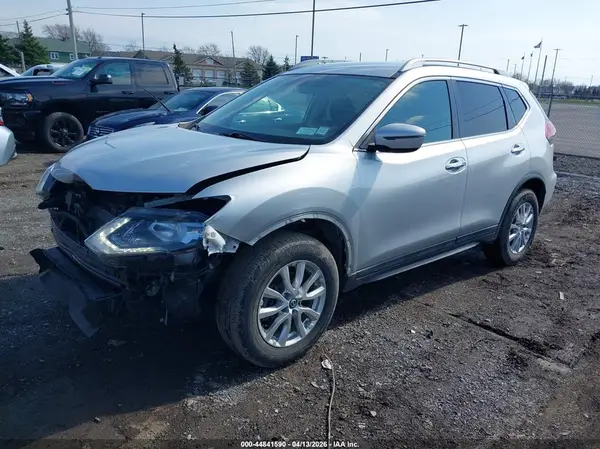 5N1AT2MV1JC700182 2018 NISSAN ROGUE - Image 2