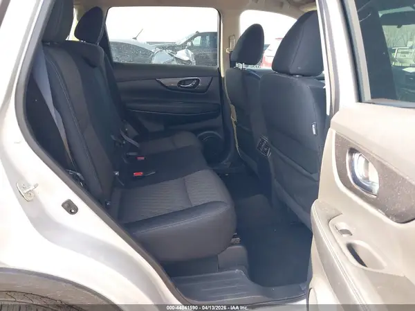 5N1AT2MV1JC700182 2018 NISSAN ROGUE - Image 8