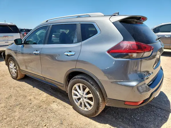 5N1AT2MV1JC702580 2018 NISSAN ROGUE - Image 2