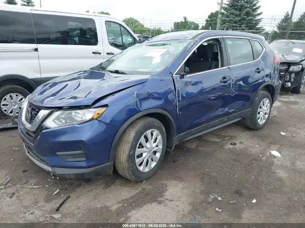 5N1AT2MV1JC715894 2018 NISSAN ROGUE - Image 2