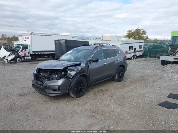 5N1AT2MV1JC721243 2018 NISSAN ROGUE - Image 2