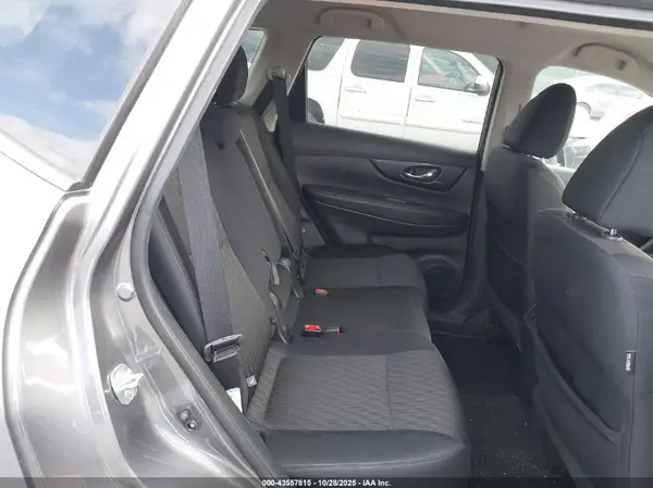 5N1AT2MV1JC721243 2018 NISSAN ROGUE - Image 8