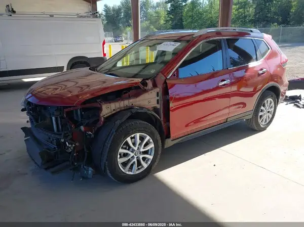 5N1AT2MV1JC721422 2018 NISSAN ROGUE - Image 2