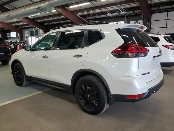 5N1AT2MV1JC726796 2018 NISSAN ROGUE - Image 2