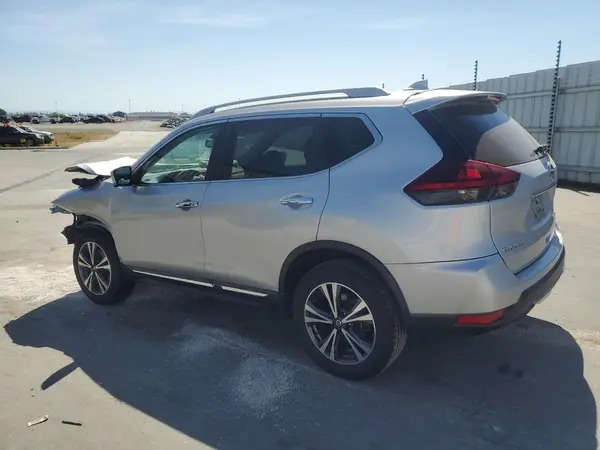 5N1AT2MV1JC732128 2018 NISSAN ROGUE - Image 2