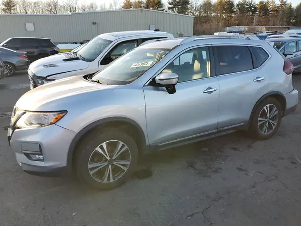 5N1AT2MV1JC733621 2018 NISSAN ROGUE - Image 1
