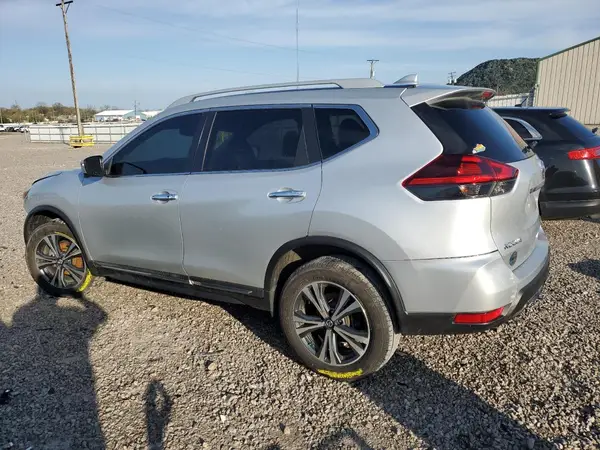 5N1AT2MV1JC733764 2018 NISSAN ROGUE - Image 2