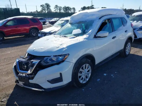 5N1AT2MV1JC739614 2018 NISSAN ROGUE - Image 2