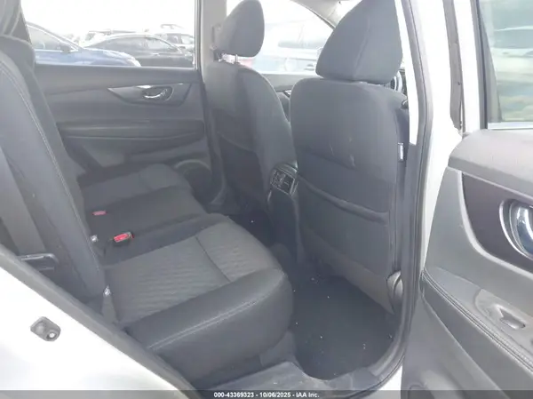 5N1AT2MV1JC742464 2018 NISSAN ROGUE - Image 8
