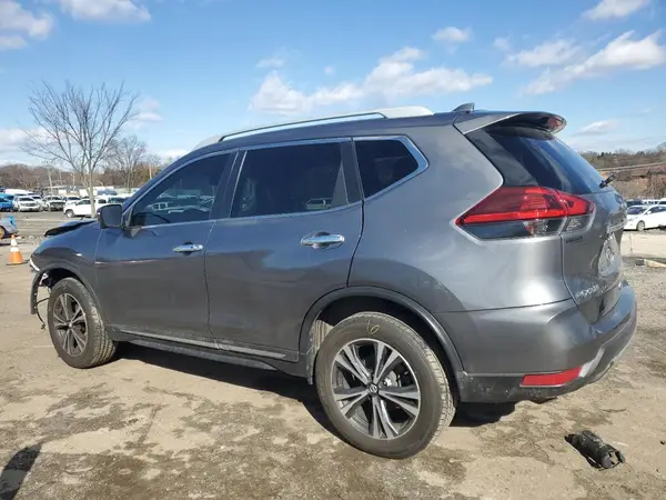 5N1AT2MV1JC742559 2018 NISSAN ROGUE - Image 2