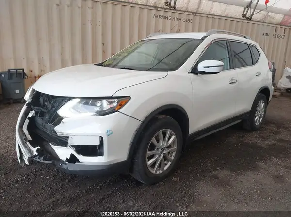 5N1AT2MV1JC746028 2018 NISSAN ROGUE - Image 2