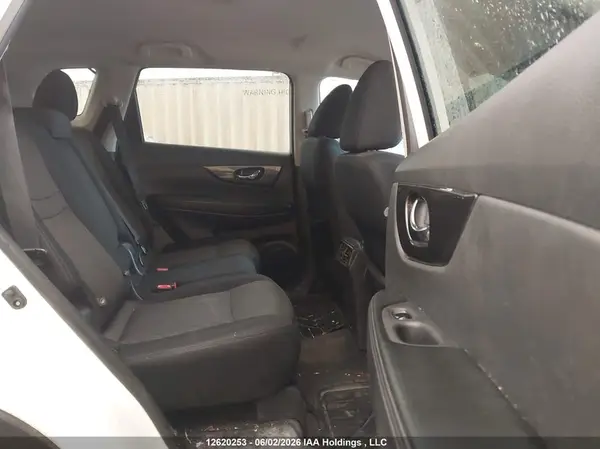 5N1AT2MV1JC746028 2018 NISSAN ROGUE - Image 8