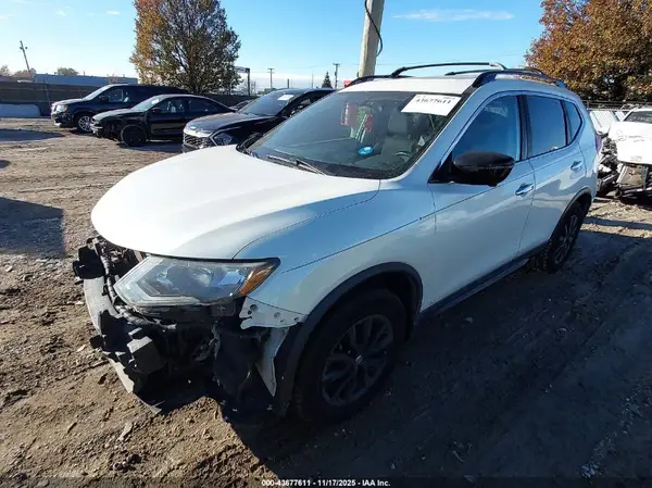 5N1AT2MV1JC758311 2018 NISSAN ROGUE - Image 2