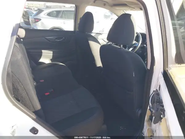 5N1AT2MV1JC758311 2018 NISSAN ROGUE - Image 8