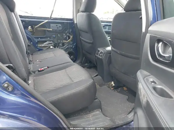 5N1AT2MV1JC766554 2018 NISSAN ROGUE - Image 8