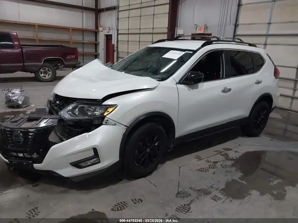 5N1AT2MV1JC773567 2018 NISSAN ROGUE - Image 2