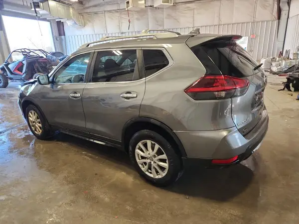 5N1AT2MV1JC778851 2018 NISSAN ROGUE - Image 2