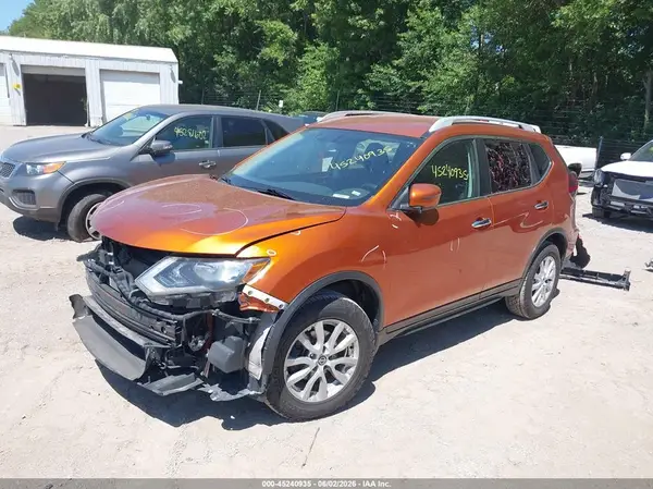 5N1AT2MV1JC779031 2018 NISSAN ROGUE - Image 2