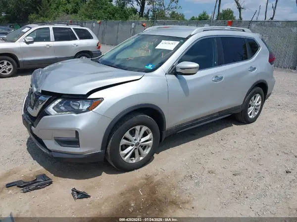 5N1AT2MV1JC779109 2018 NISSAN ROGUE - Image 2