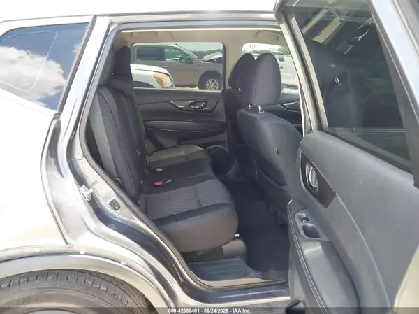 5N1AT2MV1JC782544 2018 NISSAN ROGUE - Image 8