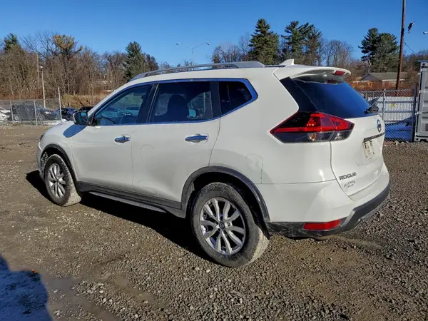 5N1AT2MV1JC784598 2018 NISSAN ROGUE - Image 2