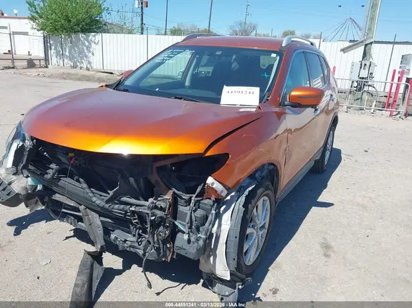 5N1AT2MV1JC785735 2018 NISSAN ROGUE - Image 2