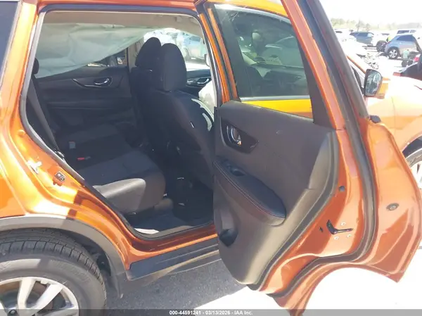 5N1AT2MV1JC785735 2018 NISSAN ROGUE - Image 8