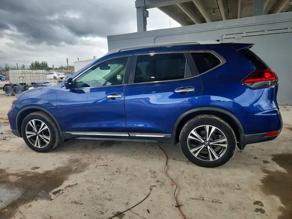 5N1AT2MV1JC786139 2018 NISSAN ROGUE - Image 2