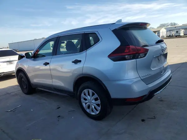 5N1AT2MV1JC786948 2018 NISSAN ROGUE - Image 2