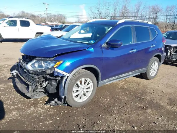 5N1AT2MV1JC786982 2018 NISSAN ROGUE - Image 2