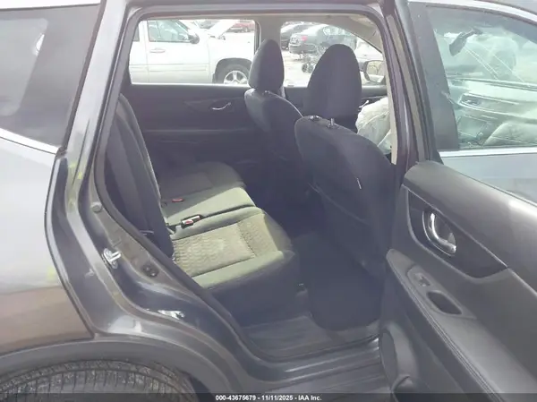 5N1AT2MV1JC789087 2018 NISSAN ROGUE - Image 8