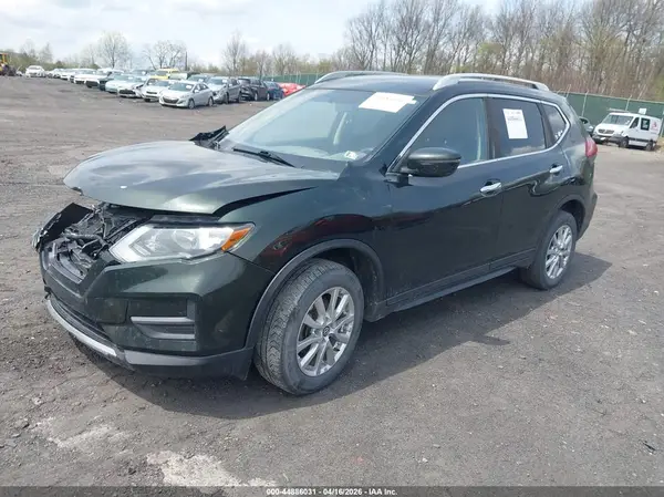5N1AT2MV1JC794581 2018 NISSAN ROGUE - Image 2