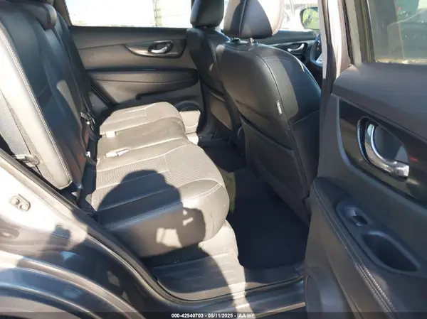 5N1AT2MV1JC799103 2018 NISSAN ROGUE - Image 8