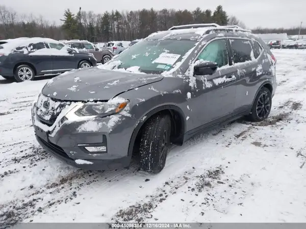 5N1AT2MV1JC800508 2018 NISSAN ROGUE - Image 2
