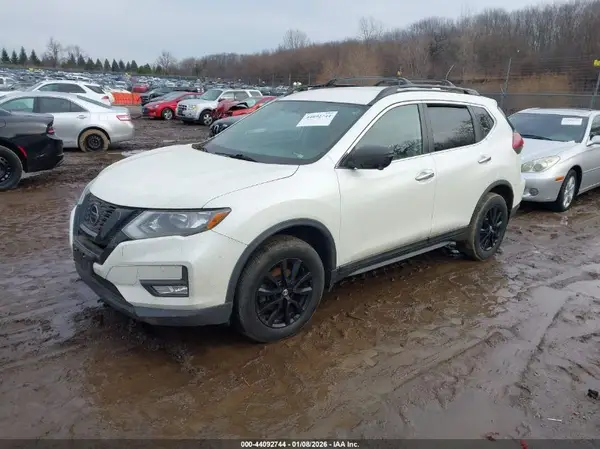 5N1AT2MV1JC802923 2018 NISSAN ROGUE - Image 2