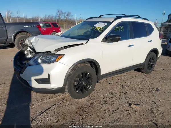 5N1AT2MV1JC809810 2018 NISSAN ROGUE - Image 2